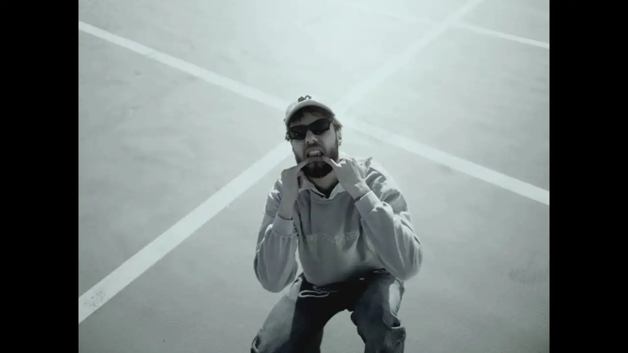 Yung Adisz - Obudziłem Się W Bukareszcie