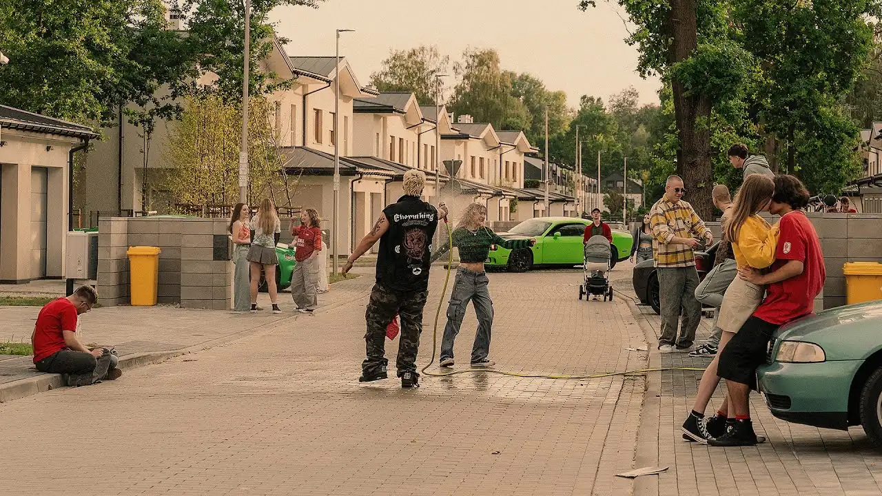 chivas - szafka w małym pokoju