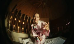 Young Leosia - Delay