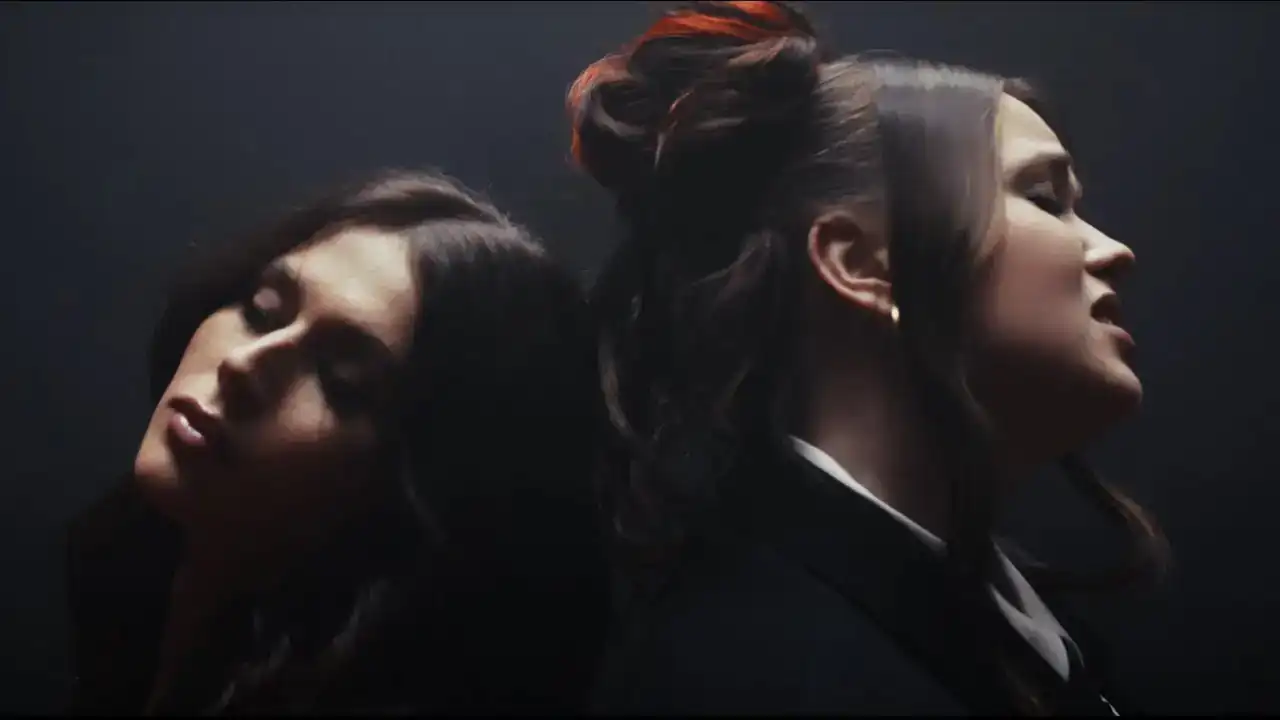 Anastazja Maciąg, Roxie Węgiel - Nieładnie