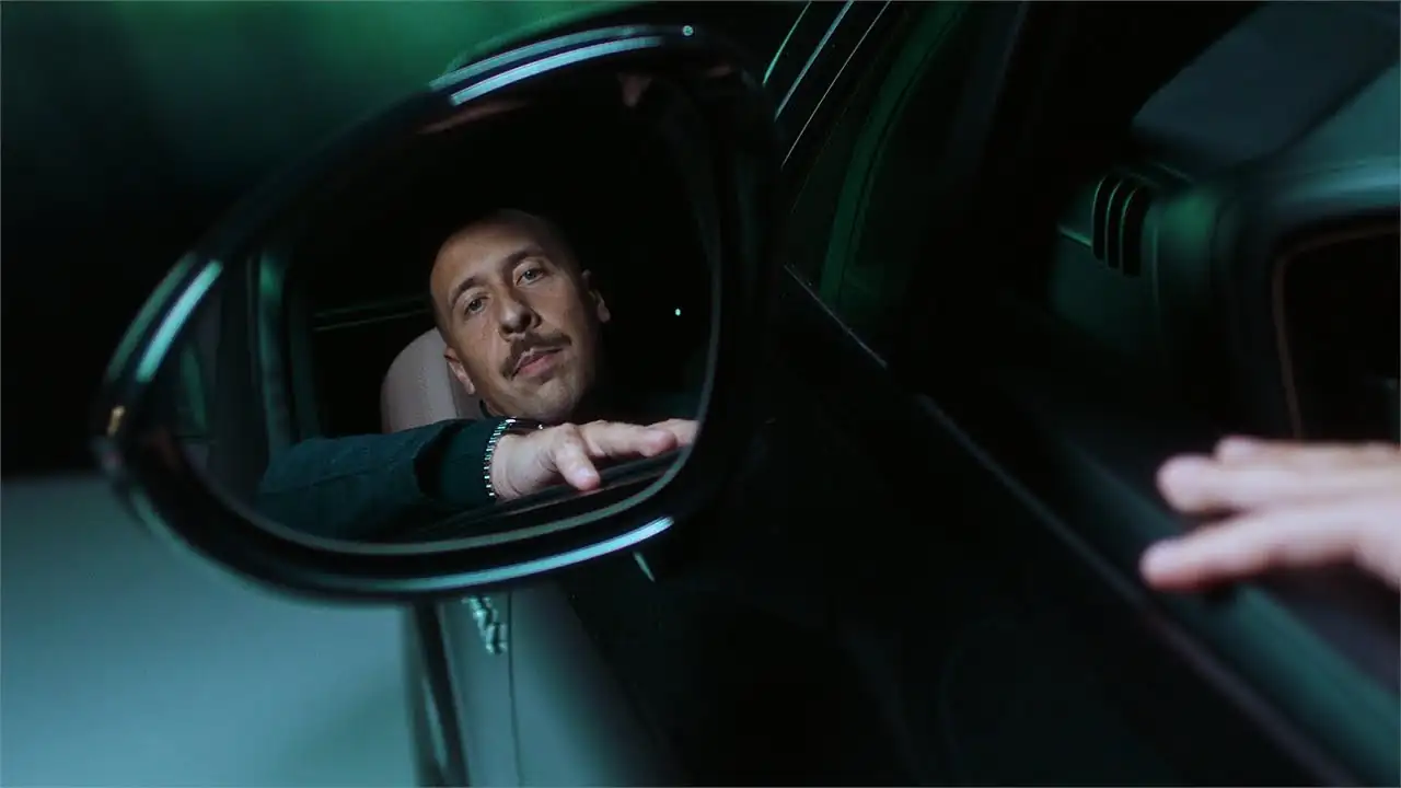 Avi, Kaz Bałagane - Monarcha